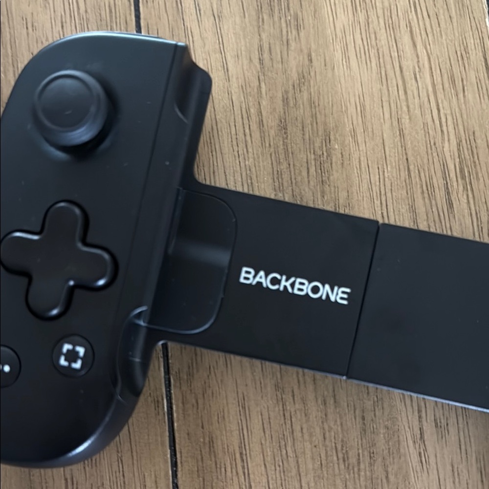 Backbone Black Mobile Gaming Controller - Picture 2 of 3